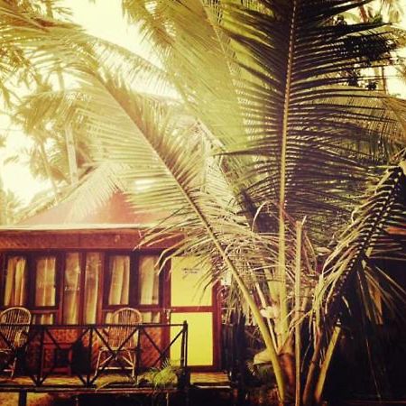 Over The Moon Beach Resorts Palolem Bagian luar foto