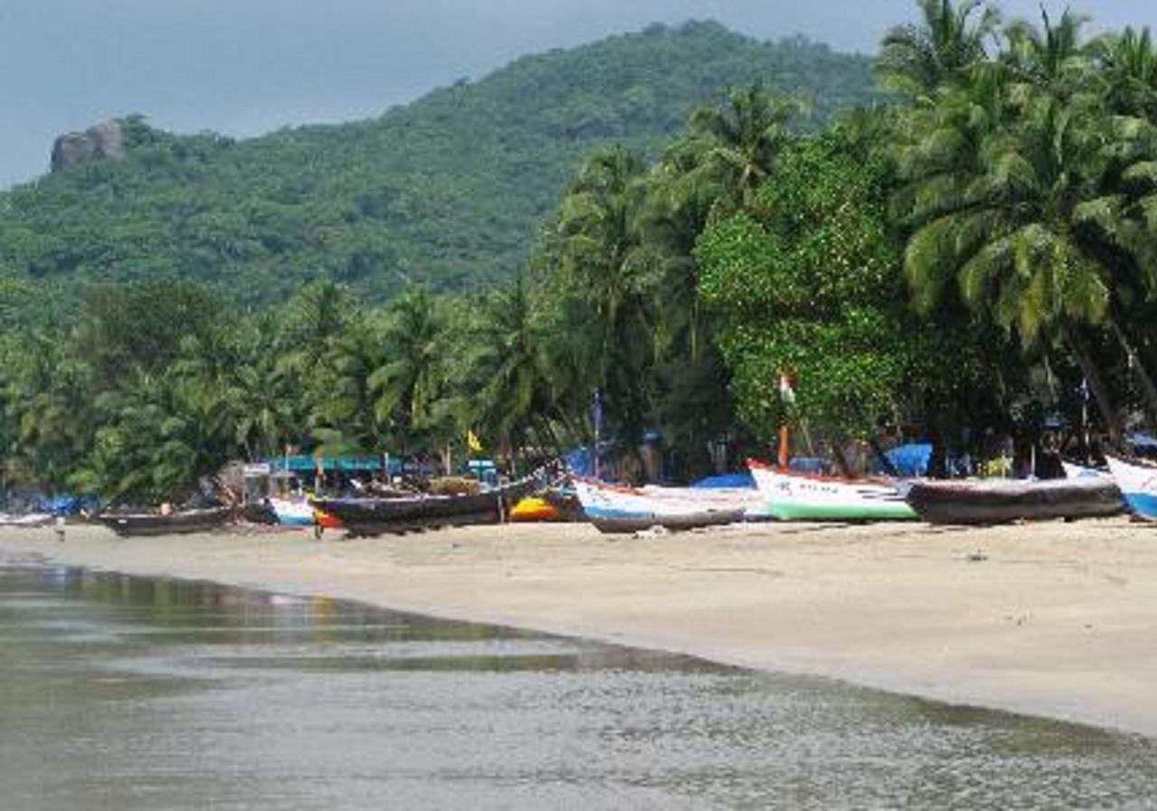 Over The Moon Beach Resorts Palolem Bagian luar foto